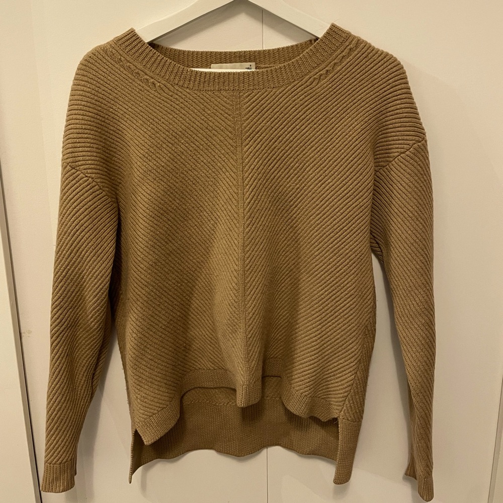 Aritzia Wilfred Free Sweater